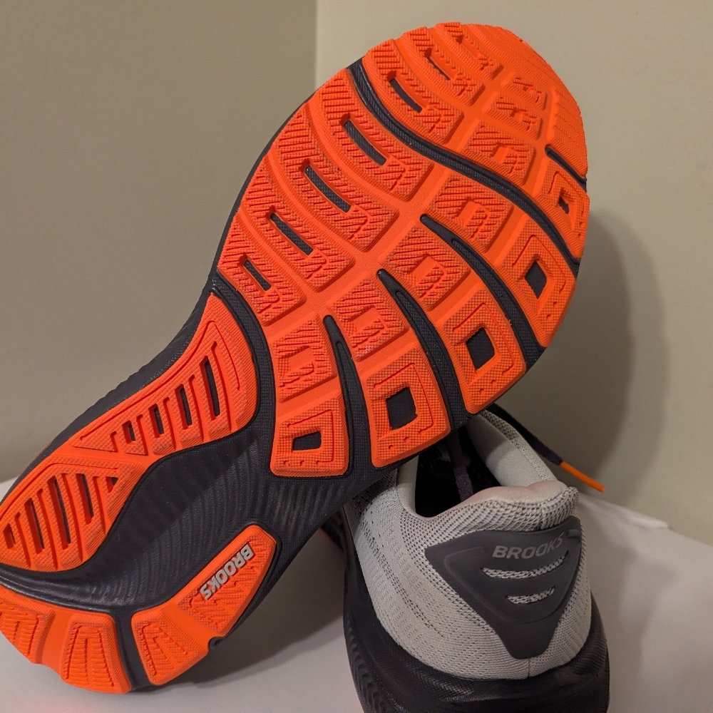 Brooks Ghost 17 Size 10 Wide New - Picture 4 of 6